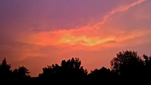 brandlucht zonsondergang hemelvuur