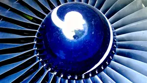 doorgedraaid vliegtuigmotor straalmotor