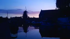spiegelen stoombootkade zonsondergang