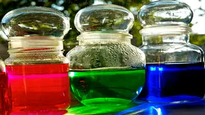 blauwe pot rood groen blauw