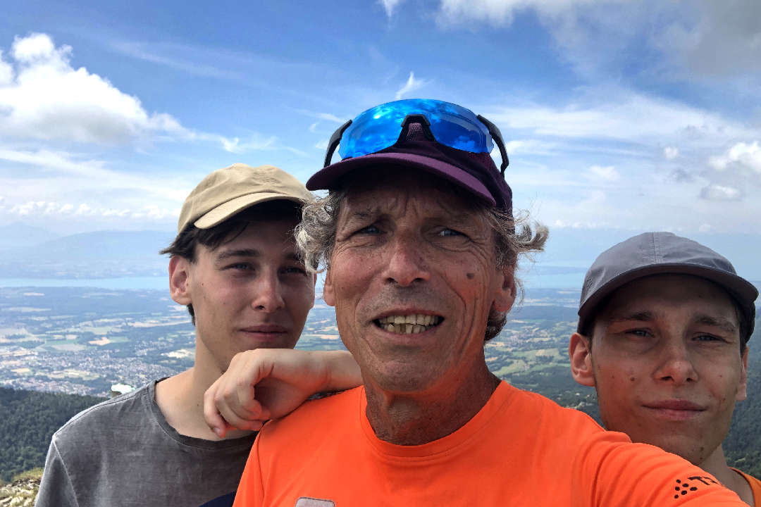 josse, tamas en rober op de top van de mont-rond