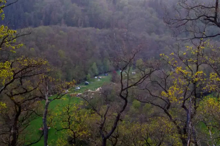 JUitzicht op camping Strotzbuscher Muhle