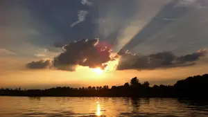 zonsondergang oeverlanden