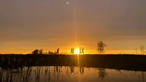 30-60-90-intervaltraining bij zonsondergang nijeveense landen