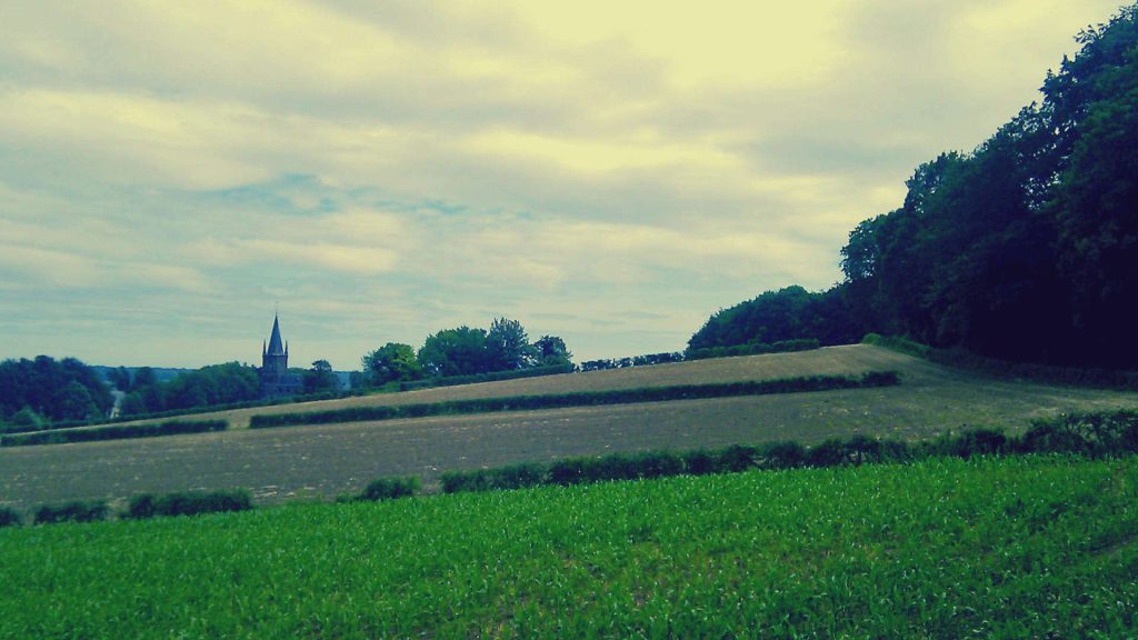 Heuvels-bij-ingang-grot-maastricht