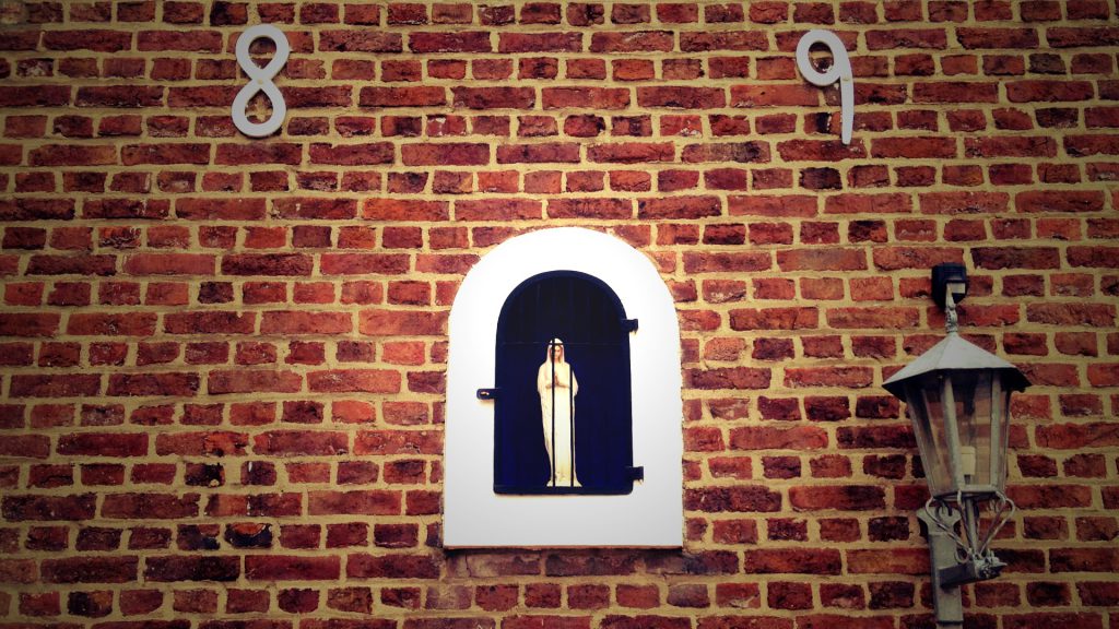 mariabeeld-bakstenen-muur-zuid-limburg-epen