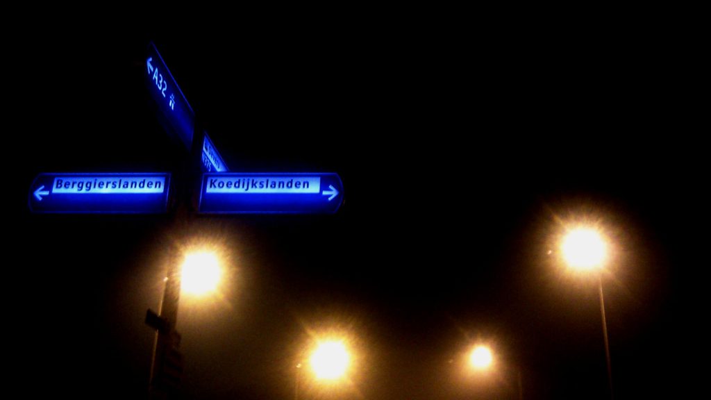Wijkenbord in de mist